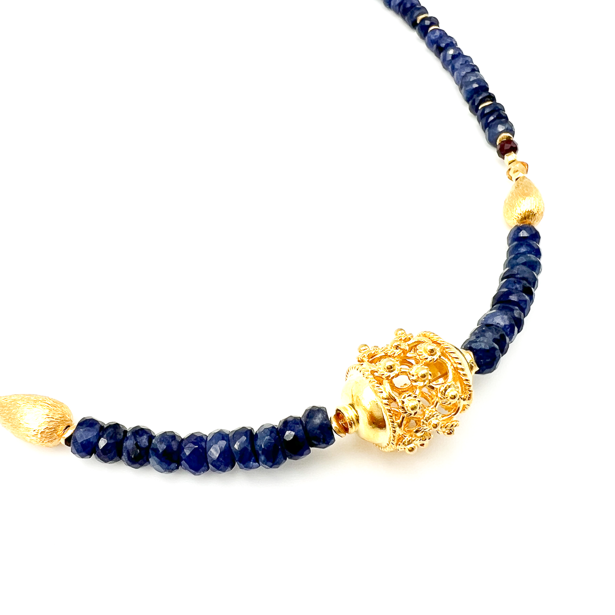 Luksusowy naszyjnik z naturalnych szafirów. Autorska biżuteria Ewa Mrochen Jewellery