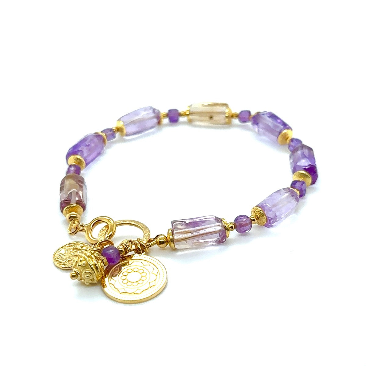 Bransoletka Harmony of Life od Ewa Mrochen Jewellery z naturalnymi kamieniami, elegancka biżuteria na nadgarstek.