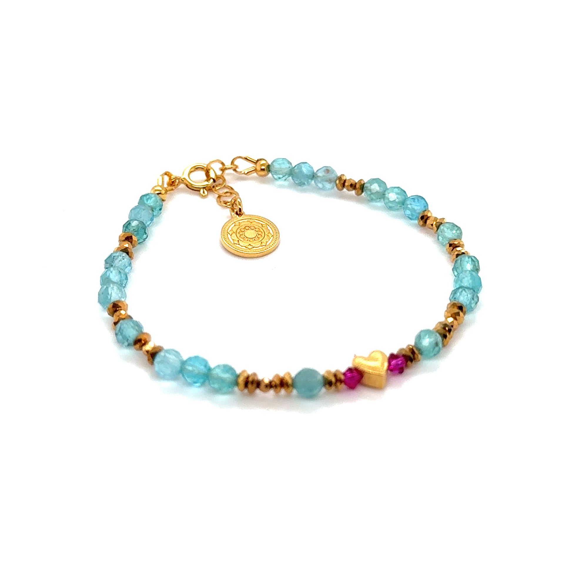 Bransoletka z apatytu od Ewa Mrochen Jewellery, ozdobiona sercem, elegancki dodatek do kobiecych stylizacji