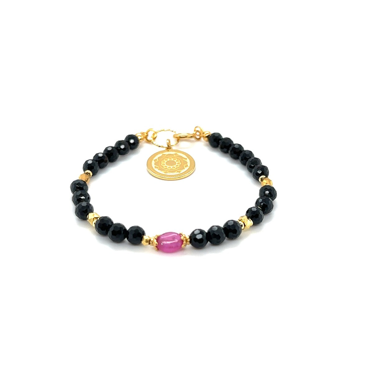 Czarna bransoletka z spinelami i rubinami od Ewa Mrochen Jewellery, elegancka biżuteria na nadgarstek.