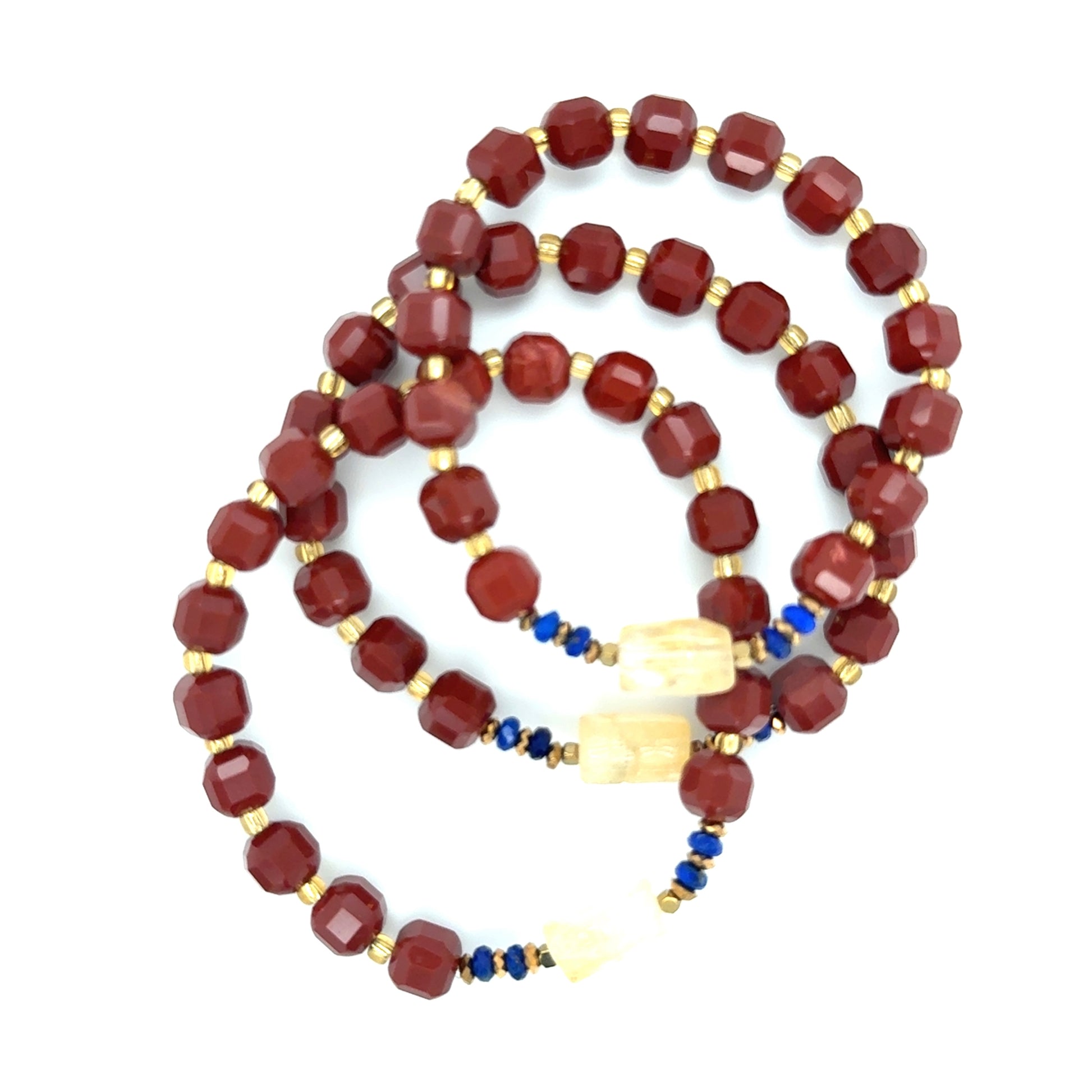 Bransoletka z jaspisem królewskim Zwyciężczyni Sukcesu od Ewa Mrochen Jewellery, widoczna na zdjęciu.