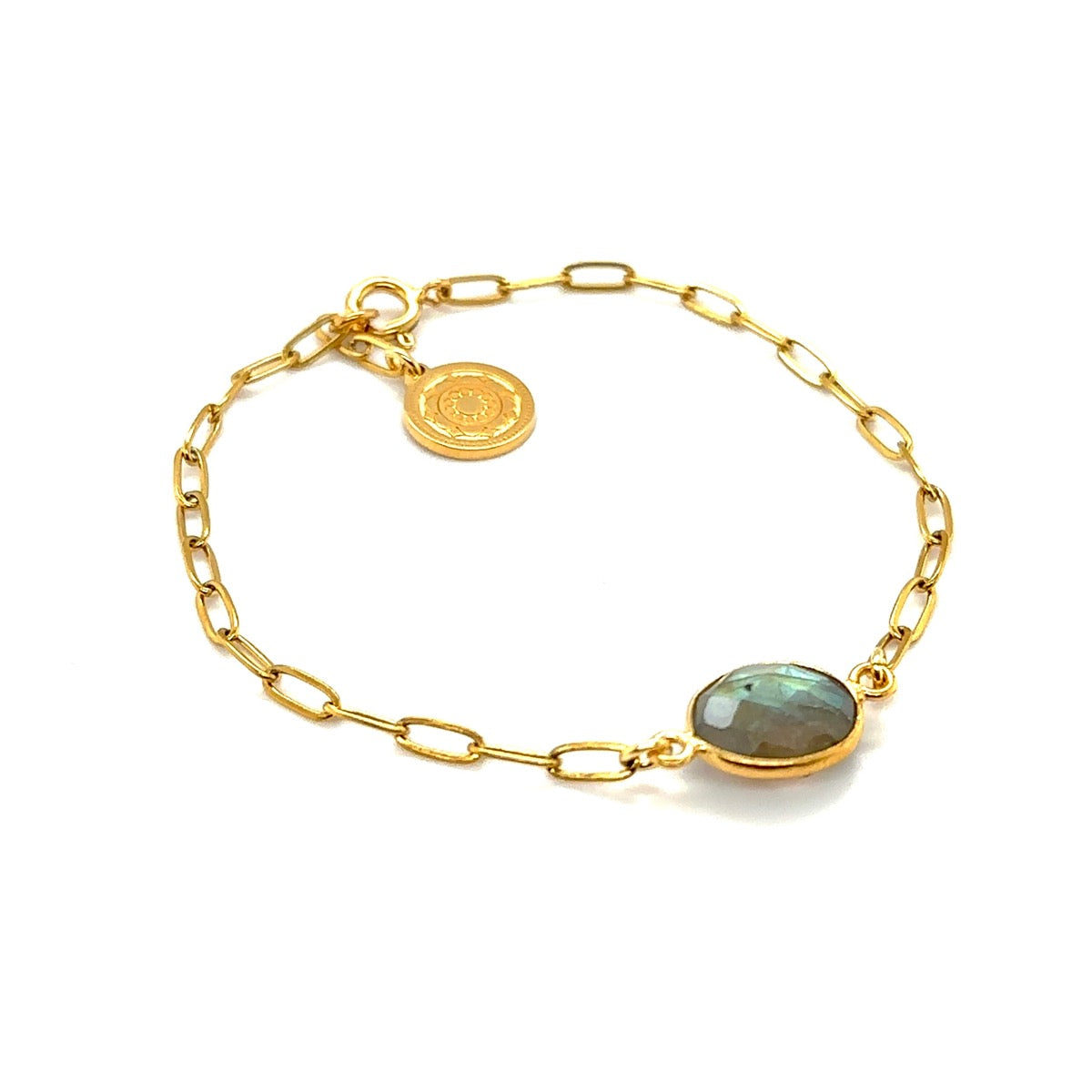 Bransoletka z labradorytem z kolekcji Magia Przebudzenia marki Ewa Mrochen Jewellery na nadgarstku.