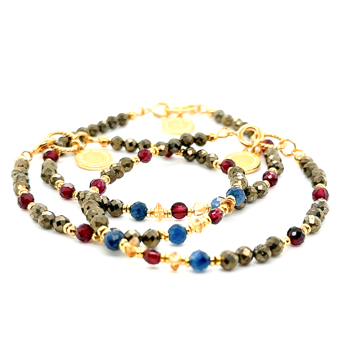 Bransoletka Ewa Mrochen Jewellery z pirytami, kyanitem, cytrynem i granatami, ozdobiona kamieniami w ogrodach spokoju i zmysłów