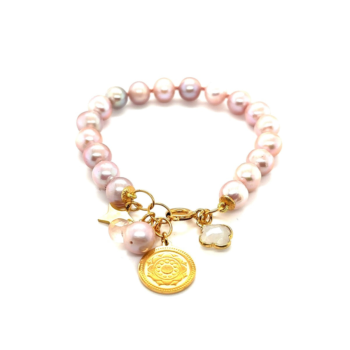Różowa perłowa bransoletka Symfonia Miłości od Ewa Mrochen Jewellery na 15 cm z delikatnym wykończeniem.
