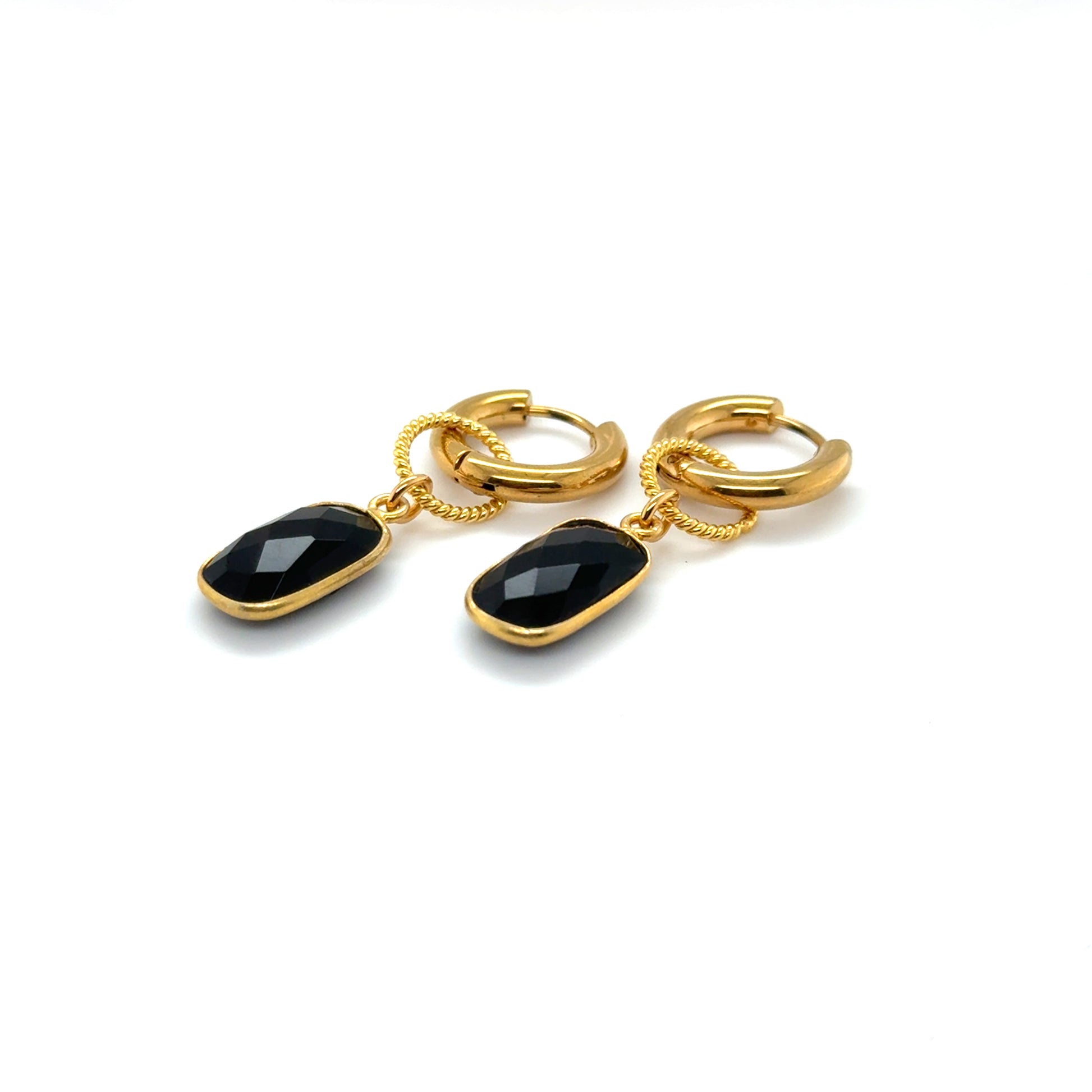 Czarne kolczyki turmalin od Ewa Mrochen Jewellery, eleganckie i delikatne, wykończone srebrnymi elementami, idealne na co dzień.