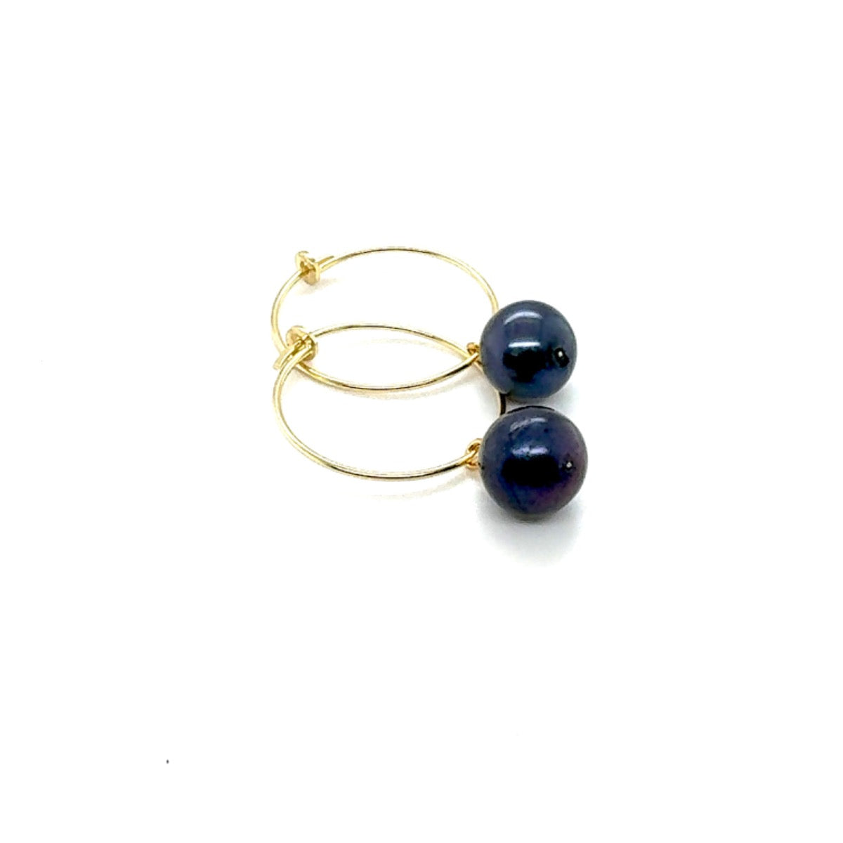 Granatowe kolczyki z perłą od Ewa Mrochen Jewellery, elegancki dodatek biżuteryjny na co dzień i wyjątkowe okazje.