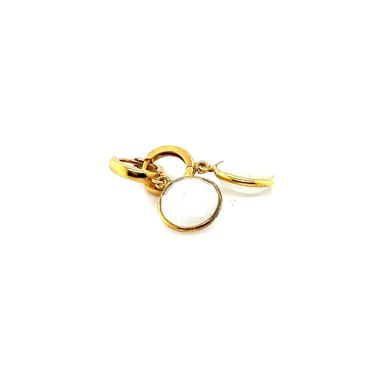 Srebrne kolczyki z kamieniem księżycowym od Ewa Mrochen Jewellery, idealne dla przyjaciółki, z delikatnym połyskiem i unikalnym wzorem