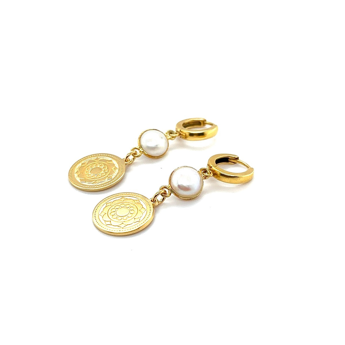 Kolczyki Królowa Denarów od Ewa Mrochen Jewellery, autorska biżuteria w eleganckim stylu, pokazane na jasnym tle