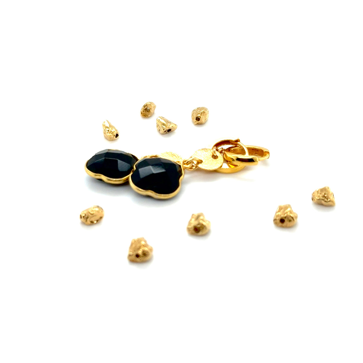 Kolczyki Ewa Mrochen Jewellery Madame z czarnym turmalinem, okrągłe srebrne kolczyki z eleganckim designem