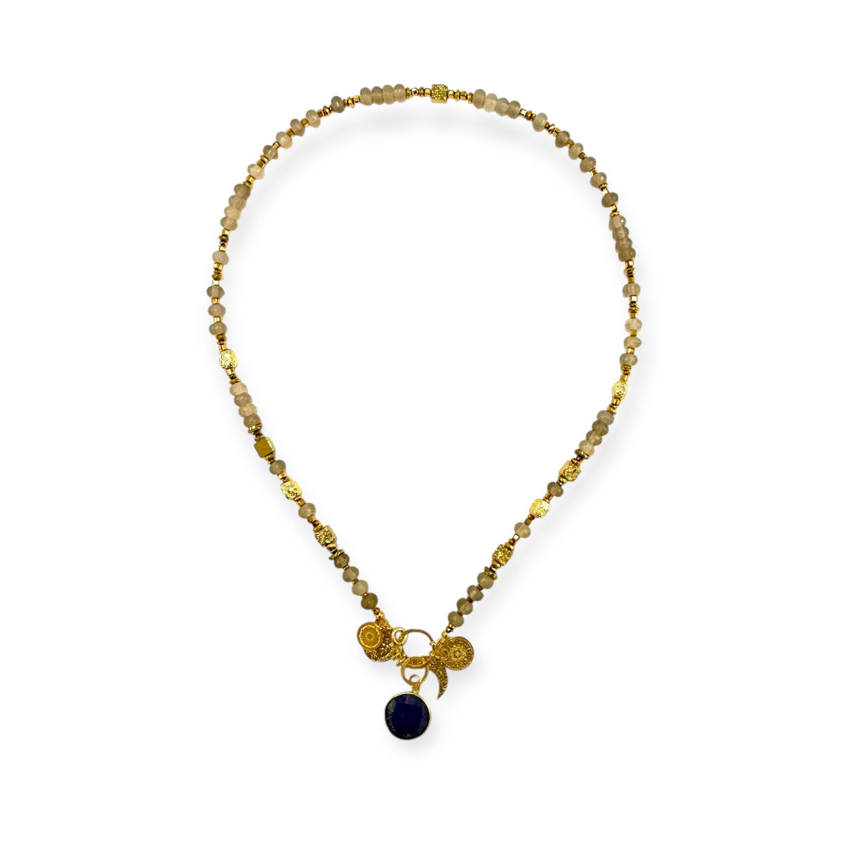 Naszyjnik z agatem Magia Szlachetności od Ewa Mrochen Jewellery® na tle jasnego tła, ukazujący elegancki design i naturalny kamień