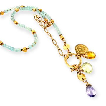 Naszyjnik z akwamarynem od Ewa Mrochen Jewellery, elegancki i elegancki naszyjnik z pięknym niebieskim kamieniem.