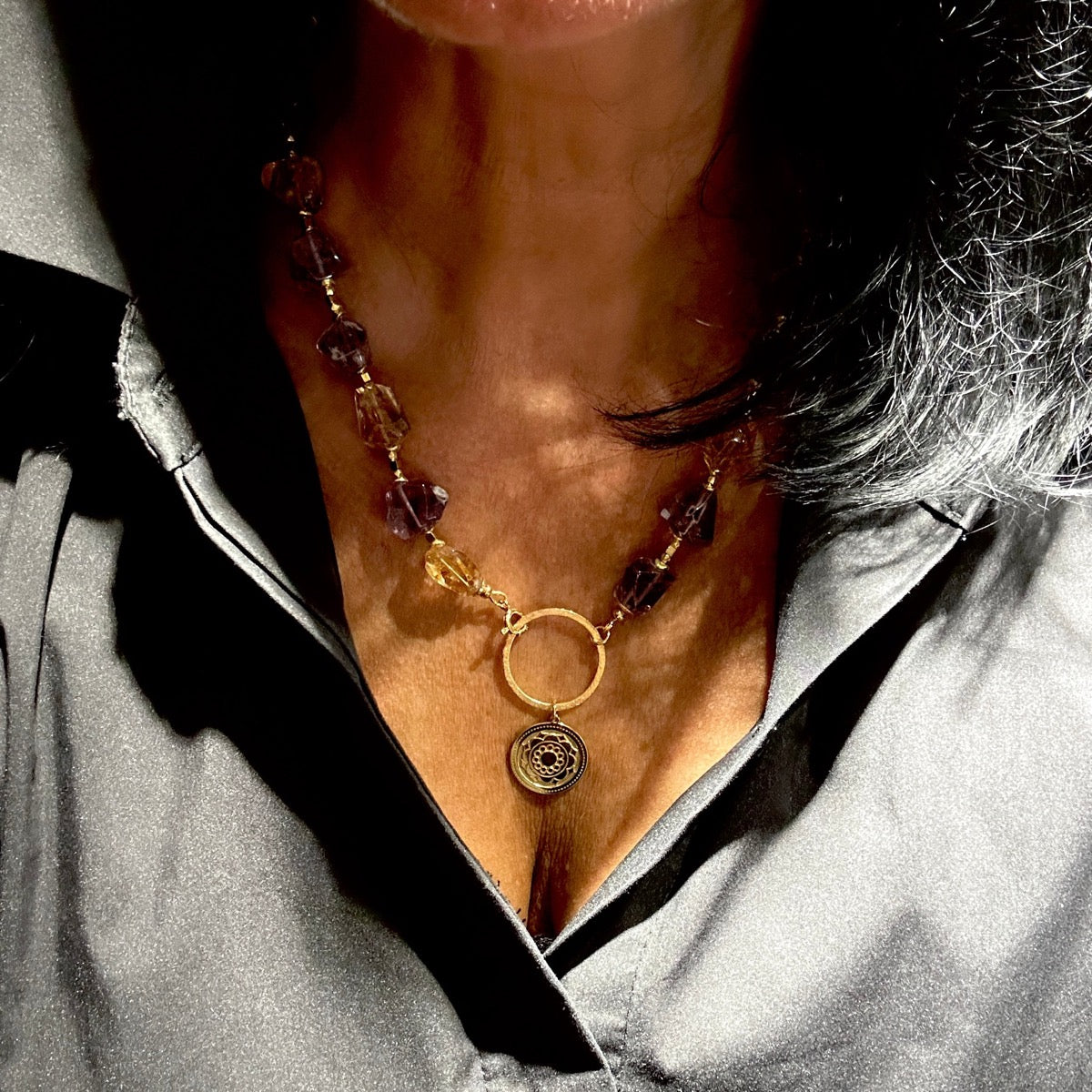 Naszyjnik z ametystem i cytrynem Queen Of Glory od Ewa Mrochen Jewellery, elegancki biżuteria na szyję.