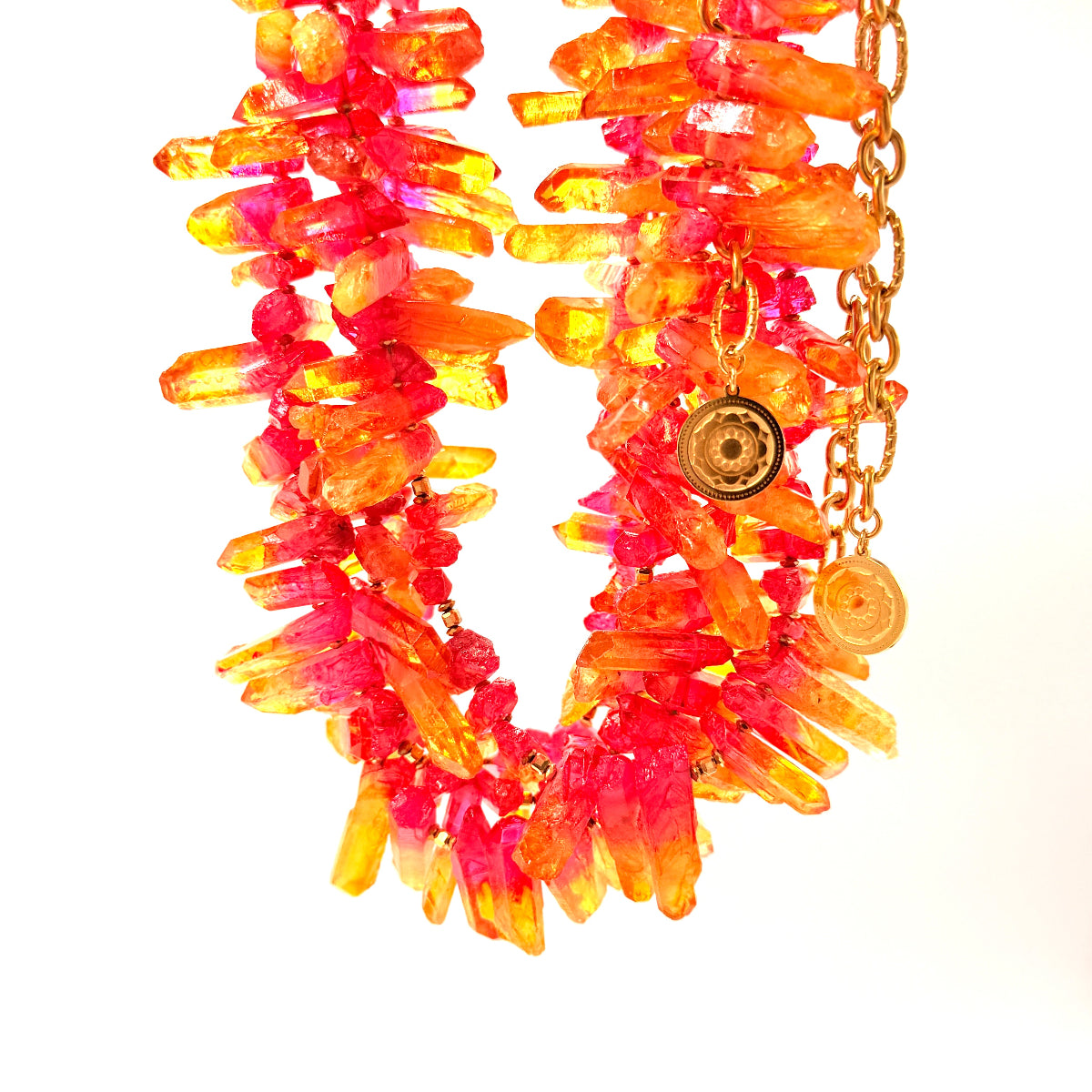 Naszyjnik Aura Rosa Joyful Playful od Ewa Mrochen Jewellery® z delikatnymi różowymi elementami na srebrnym łańcuszku