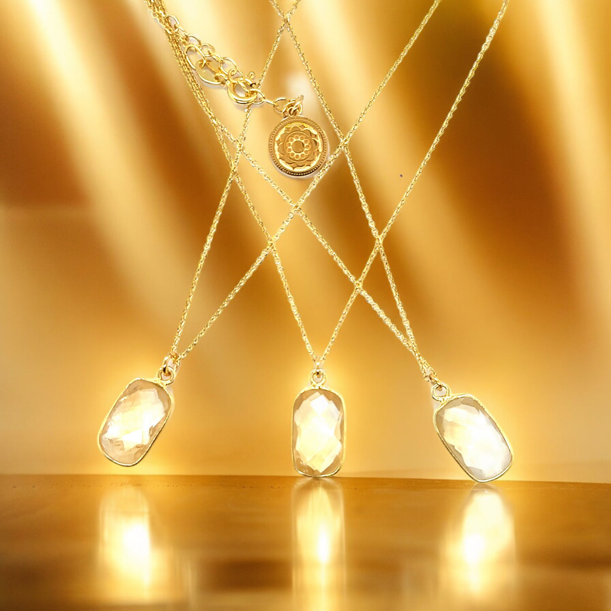 Naszyjnik Sun of the Heart z cytrynem od Ewa Mrochen Jewellery, złoty łańcuszek z kamieniem w centralnym punkcie