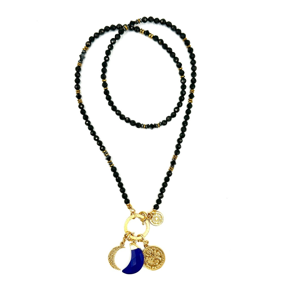 Czarny naszyjnik z turmalinem od Ewa Mrochen Jewellery, elegancki biżuteria z czarnym kamieniem, naturalny i stylowy dodatek.