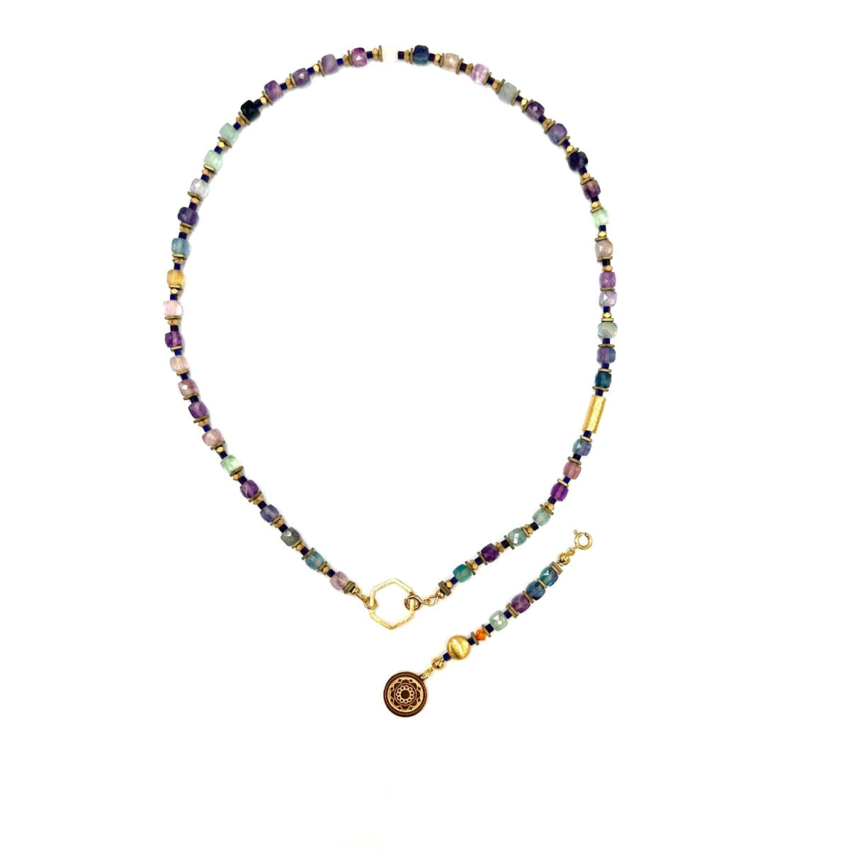 Naszyjnik Ewa Mrochen Jewellery z fluorytem w kształcie kryształu, symbolizujący przepływ energii i uzdrowienie.
