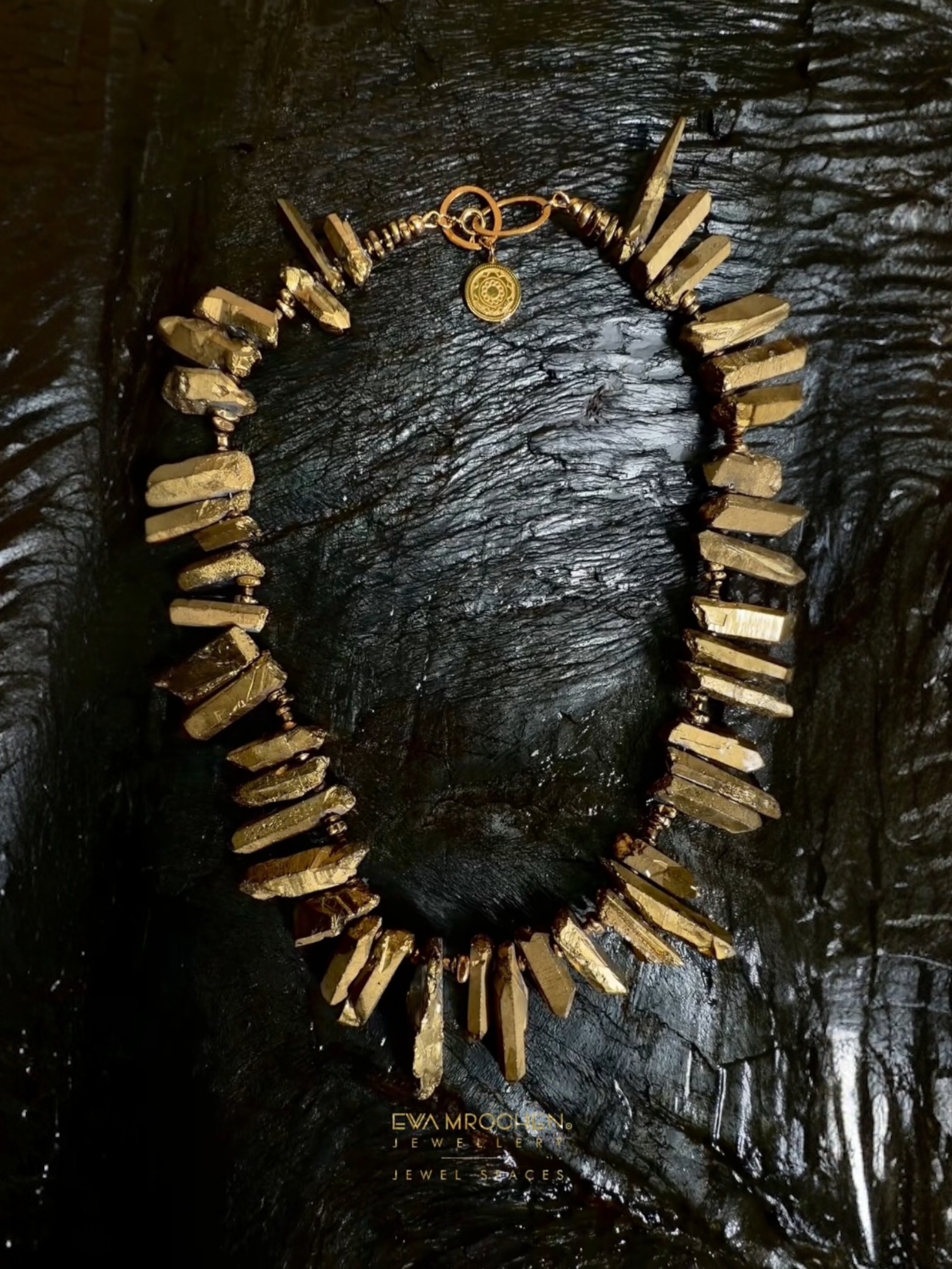 Naszyjnik Golden Aura z kryształami, platerowany złotem, kolekcjonerski projekt marki Ewa Mrochen Jewellery®