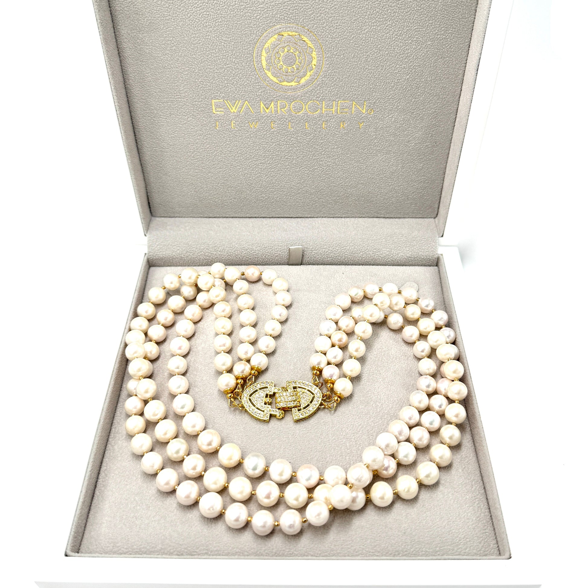Naszyjnik z pereł w złotym kolorze od Ewa Mrochen Jewellery, elegancki dodatek z kolekcji Złote Czasy