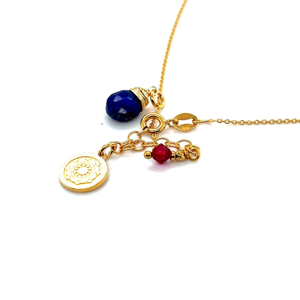 Naszyjnik z lapis lazuli od Ewa Mrochen Jewellery, ozdobny z kamieniami o głębokim niebieskim odcieniu.