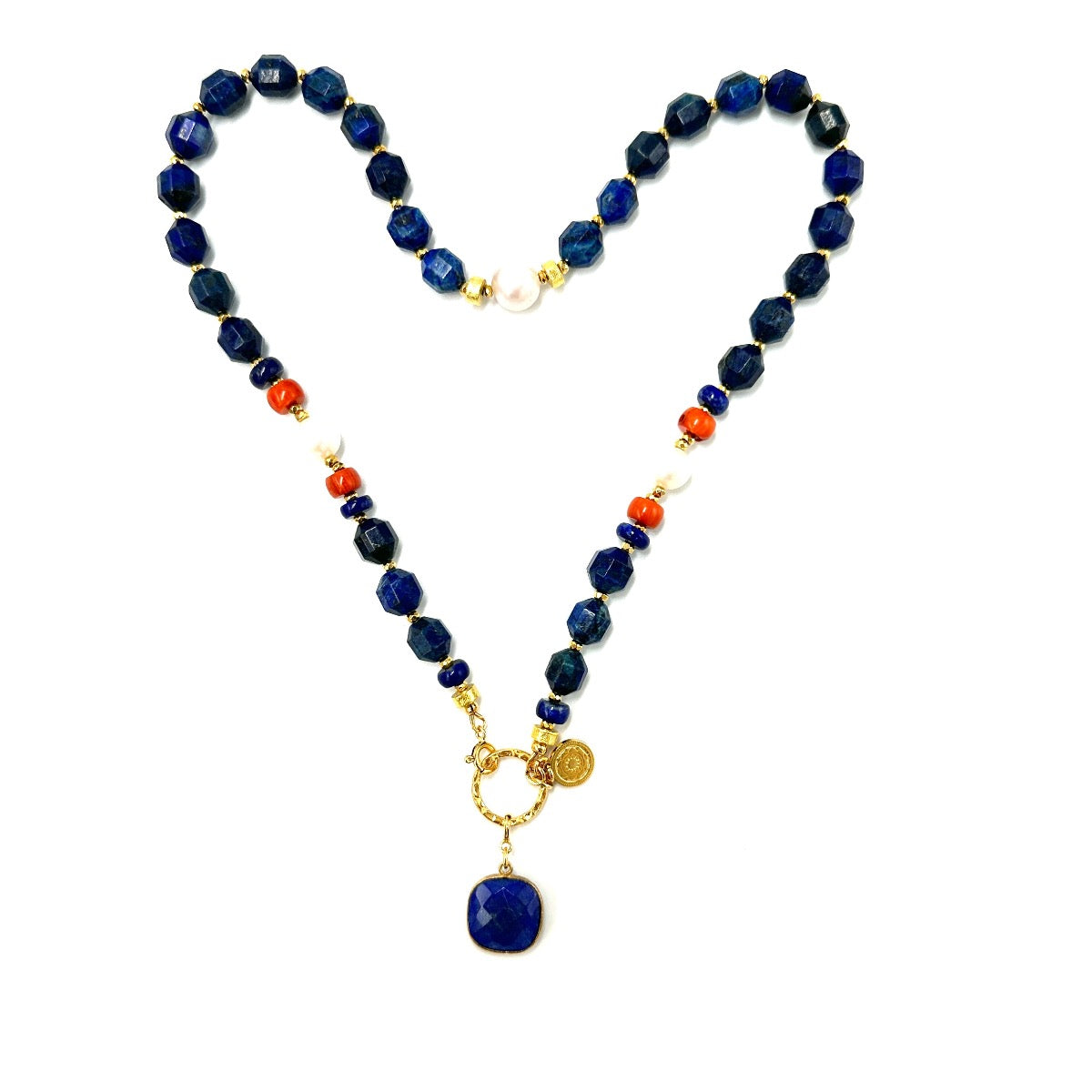 Naszyjnik z lapis lazuli od Ewa Mrochen Jewellery®, kamień uzdrowienia, ozdobny i elegancki dodatek do stroju.