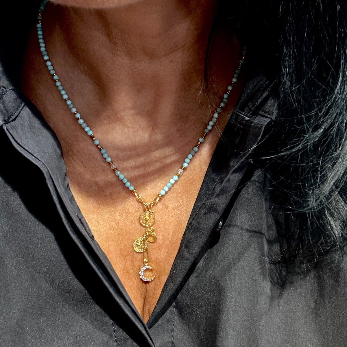 Naszyjnik z larimarem marki Ewa Mrochen Jewellery z motywem Wymarzone Życie, elegancki i unikatowy dodatek biżuteryjny