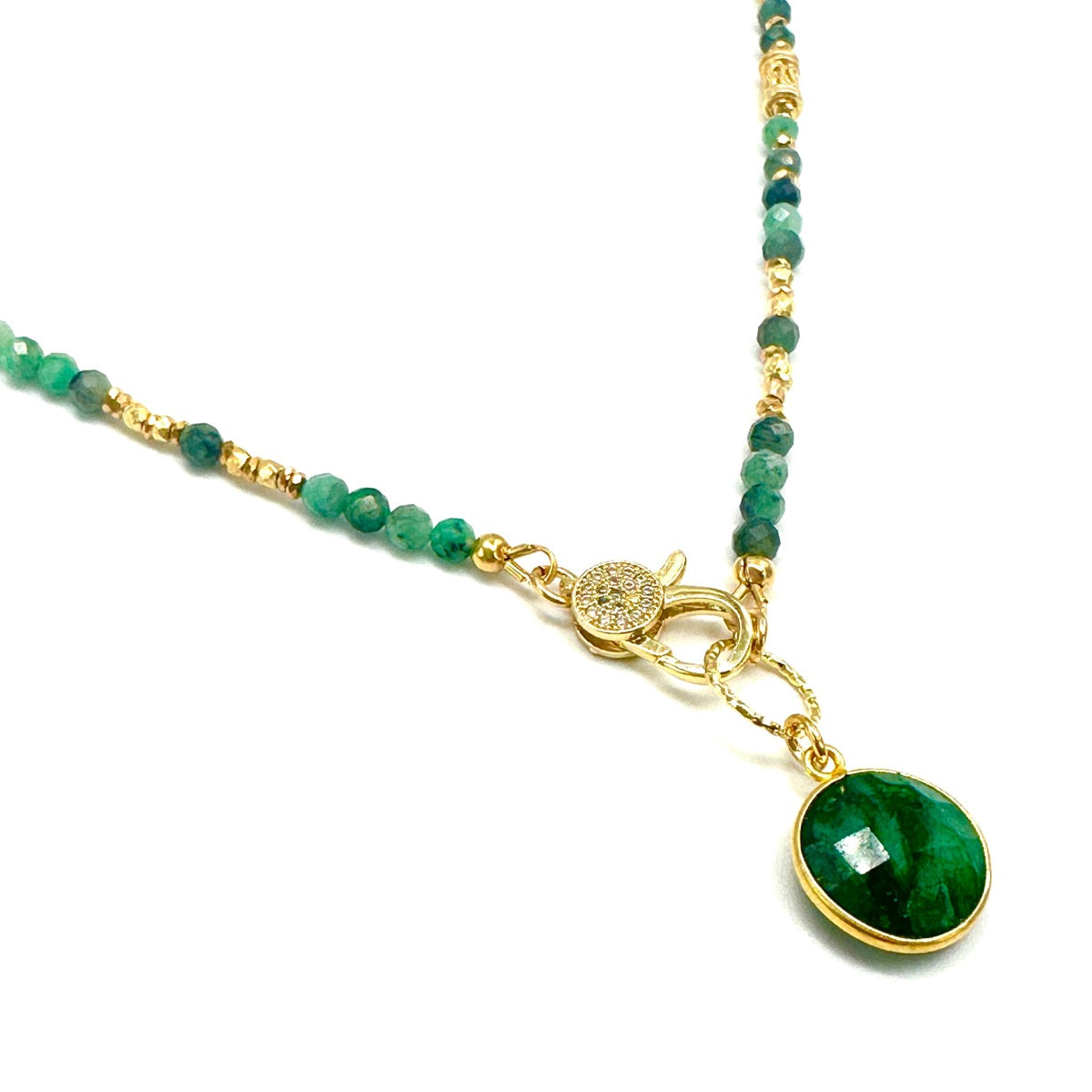 Szmaragdowy naszyjnik Ewa Mrochen Jewellery z kamieniem szmaragdu i delikatnym designem, elegancki dodatek dla duszy.