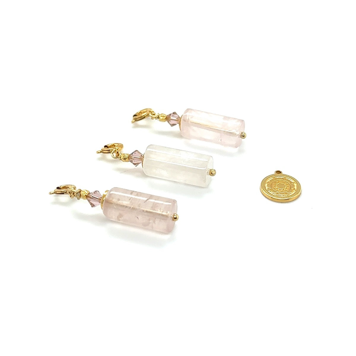 Różowy kwarc w zawieszce Klejnot Miłości od Ewa Mrochen Jewellery, elegancka biżuteria z kamieniem ozdobnym.