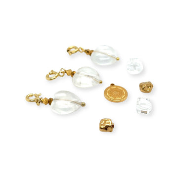 Zawieszka w kształcie serca z kryształem górskim od Ewa Mrochen Jewellery®, elegancka biżuteria w naturalnym stylu.