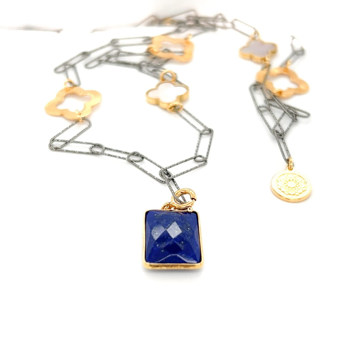 Naszyjnik z naturalnym Lapis Lazuli na srebrnym pozłoconym łańcuszku. Ewa Mrochen Jewellery