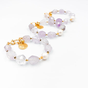 Srebrna bransoletka z ametystem od Ewa Mrochen Jewellery, kamień ametystu, elegancki design, kamień wyciszenia i równowagi.