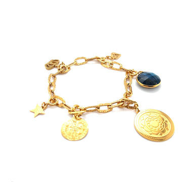 Bransoletka Royal od Ewa Mrochen Jewellery, złota ozdoba na nadgarstek z eleganckim designem, widoczna na zdjęciu.
