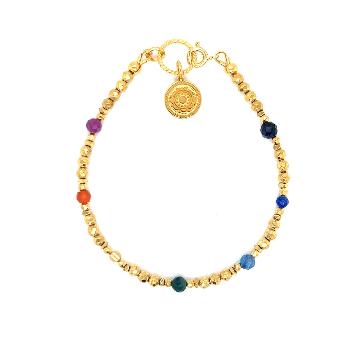Harmonia Czakr bransoletka Ewa Mrochen Jewellery na nadgarstku, delikatna ozdoba z czakrami, srebrny design.