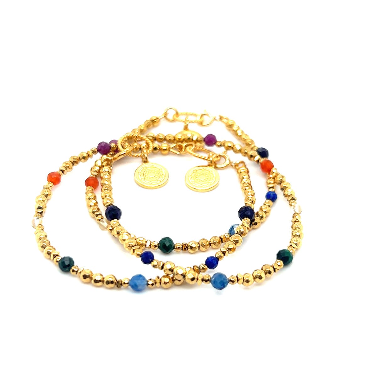 Bransoletka Harmonia Czakr Ewa Mrochen Jewellery na nadgarstku z naturalnymi czakrami i delikatnym designem.