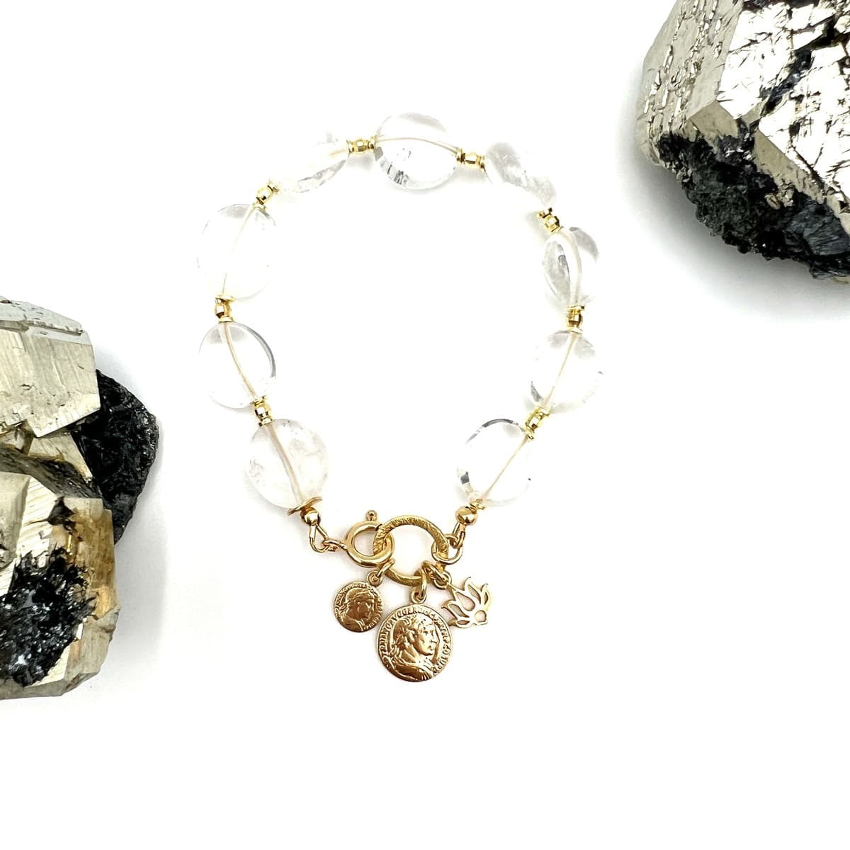 Bransoletka Ewa Mrochen Jewellery z kryształem górskim, długość 15 cm, elegancka biżuteria z kryształami górskimi.