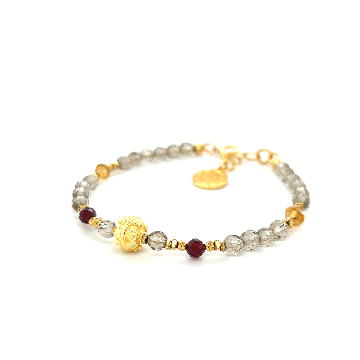 Bransoletka z kwarcu dymnego Ewa Mrochen Jewellery na nadgarstku, elegancki biżuteryjny klejnot wewnętrznego spokoju