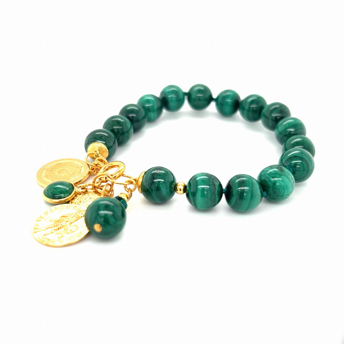 Malachitowa bransoletka Ewa Mrochen Jewellery, ozdobiona naturalnym kamieniem, na delikatnej metalowej zawieszce.