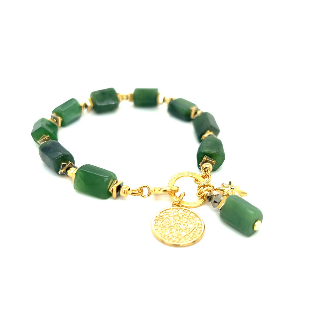 Bransoletka z nefrytu od Ewa Mrochen Jewellery, naturalny kamień, delikatna i elegancka biżuteria na nadgarstek.