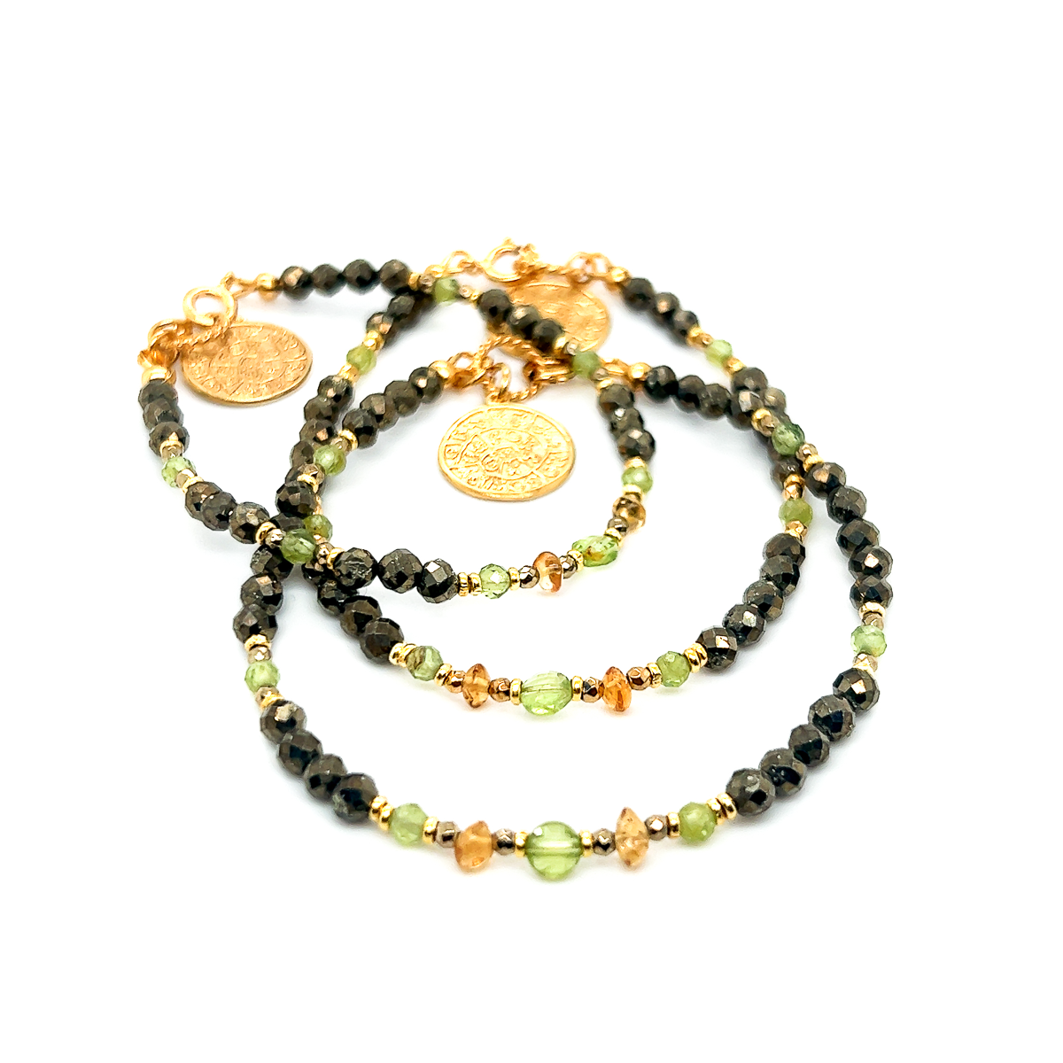 Bransoletka Ewa Mrochen Jewellery z pirytu, cytrynu i peridotem na magnes, symbol bogactwa i energii naturalnej.