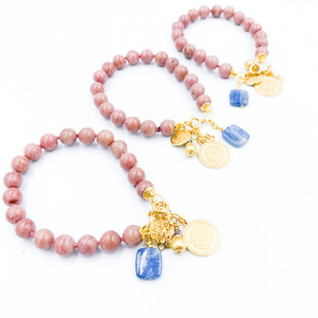 Bransoletka Rodochrozyt od Ewa Mrochen Jewellery z naturalnymi kamieniami, symbolizująca szczęśliwe relacje i miłość.