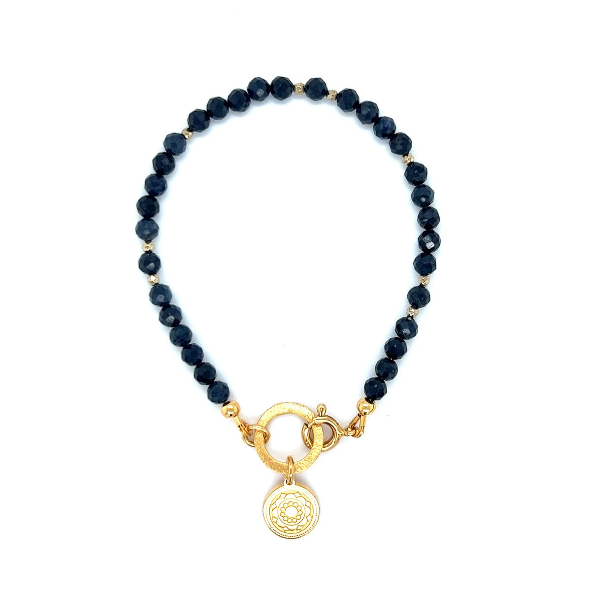 Bransoletka Ewa Mrochen Jewelry z szafirami, elegancki dodatek z kamieni szlachetnych na delikatnym łańcuszku.