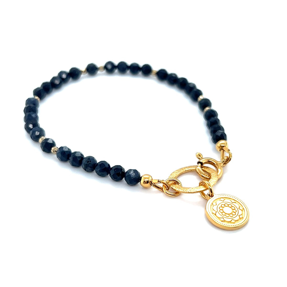 Szafirowa bransoletka Ewa Mrochen Jewellery, elegancka biżuteria z niebieskim szafirem na delikatnym łańcuszku.