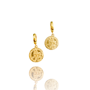 Kolczyki z monetą Księżna od Ewa Mrochen Jewellery, srebrne kolczyki z ozdobną moneta, elegancki dodatek do stylizacji