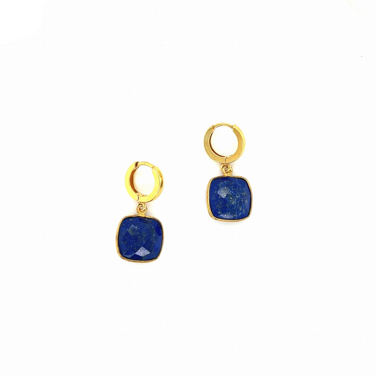 Kolczyki z lapis lazuli Blue Dream od Ewa Mrochen Jewellery, ozdobne złote elementy i kamienie w odcieniach niebieskiego