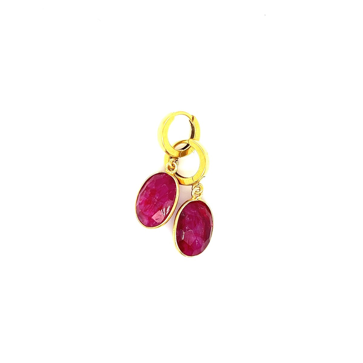 Złote kolczyki Rubin od Ewa Mrochen Jewellery z klejnotem Prestiż, eleganckie i błyszczące w kształcie kolczyków.
