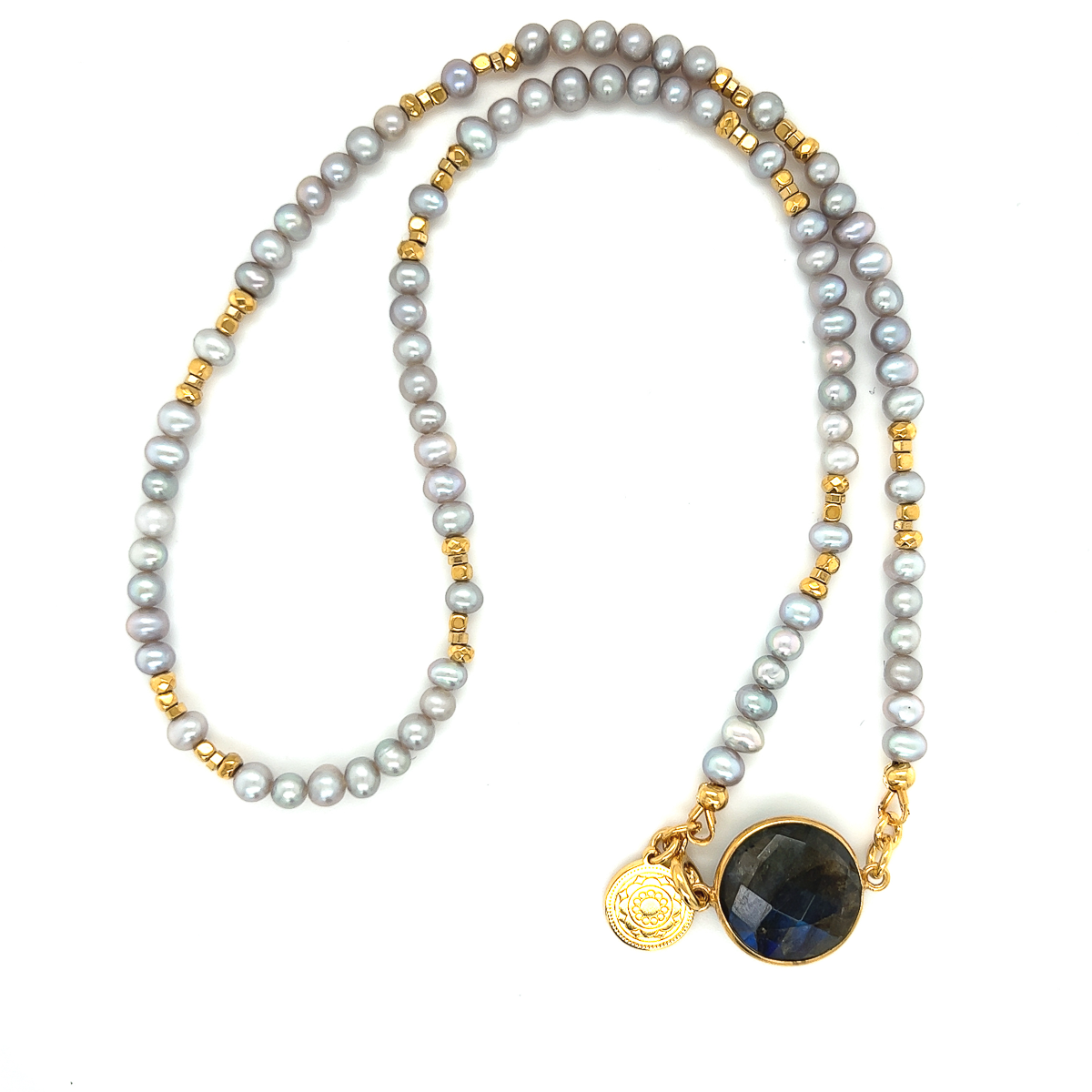 Srebrzysta perła i naszyjnik Ewa Mrochen Jewellery, długość 44 cm, elegancki biżuteria z perłowym akcentem.