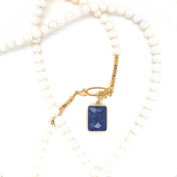 Biały naszyjnik z perłą od Ewa Mrochen Jewellery, elegancki naszyjnik Lady Style z perłami na srebrnym łańcuszku