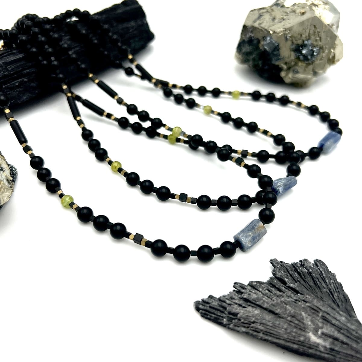 Czarny onyks naszyjnik Mistrz od Ewa Mrochen Jewellery, elegancki naszyjnik z czarnym onykiem na delikatnym łańcuszku