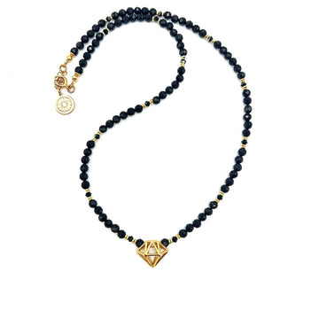 Czarny turmalin naszyjnik Diamentowa Królowa marki Ewa Mrochen Jewellery, elegancki naszyjnik z czarnym turmalinem i diamentami