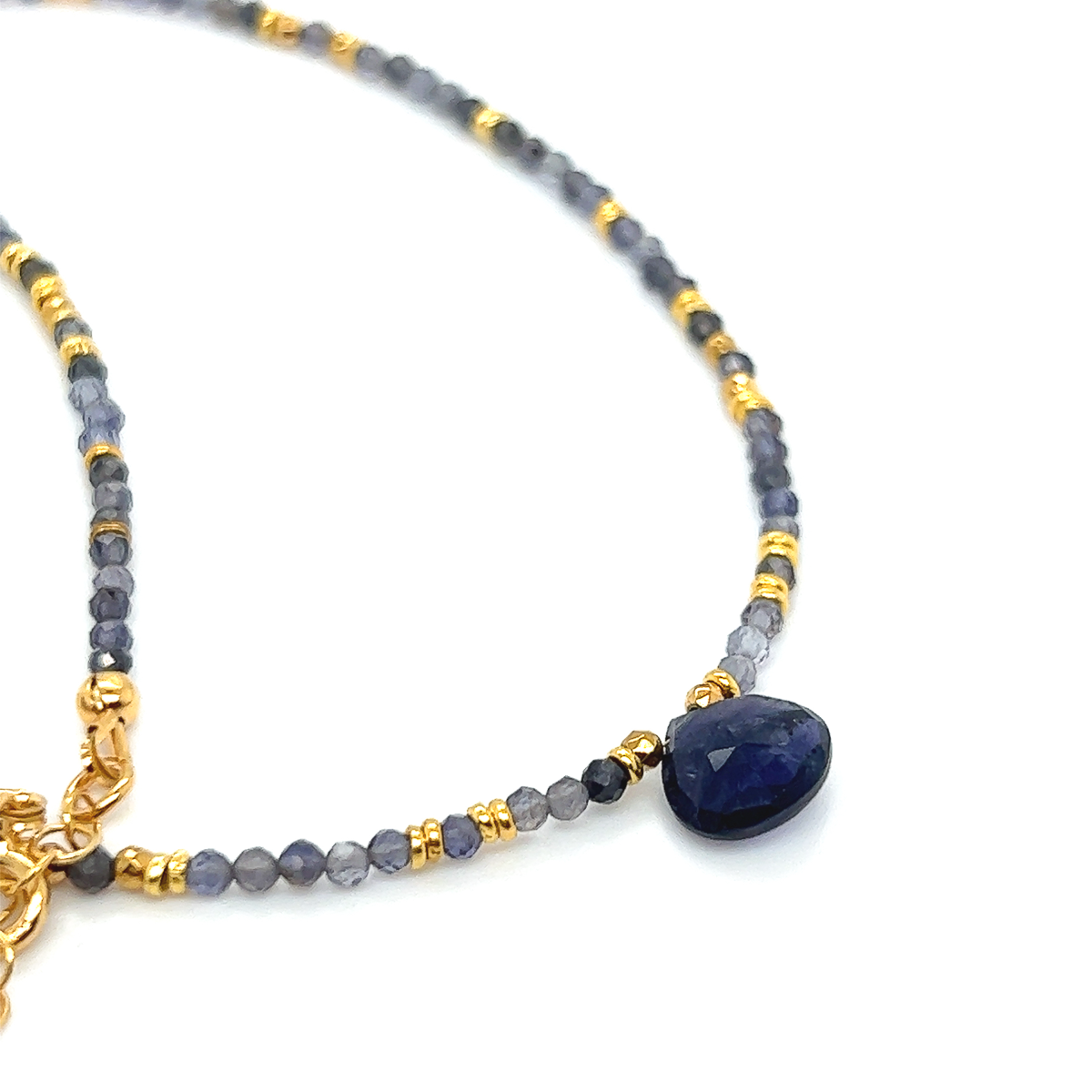 Naszyjnik Iolit Przebudzenie Bogini od Ewa Mrochen Jewellery, elegancki naszyjnik z naturalnym kamieniem i delikatnym designem