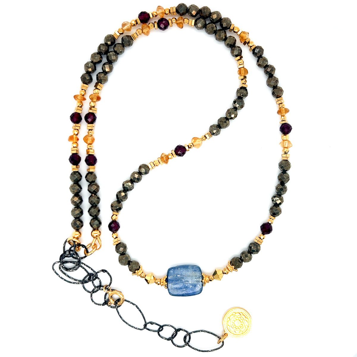 Naszyjnik Ewa Mrochen Jewellery z pirytu, kyanitu i cytrynu, ozdobny naszyjnik z naturalnymi kamieniami na łańcuszku.